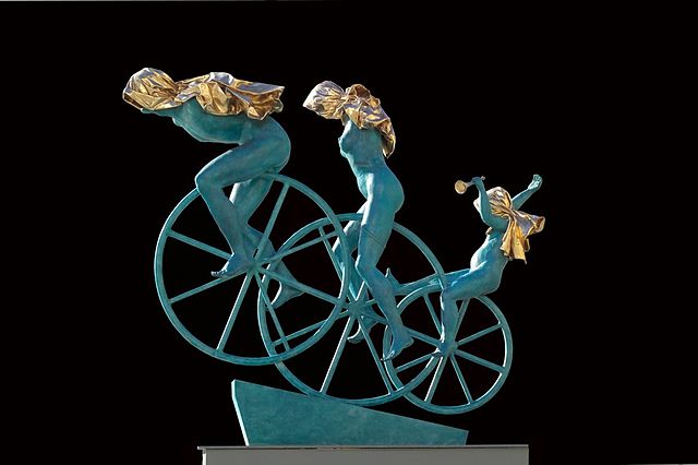 Sculpture by Anna Chromy